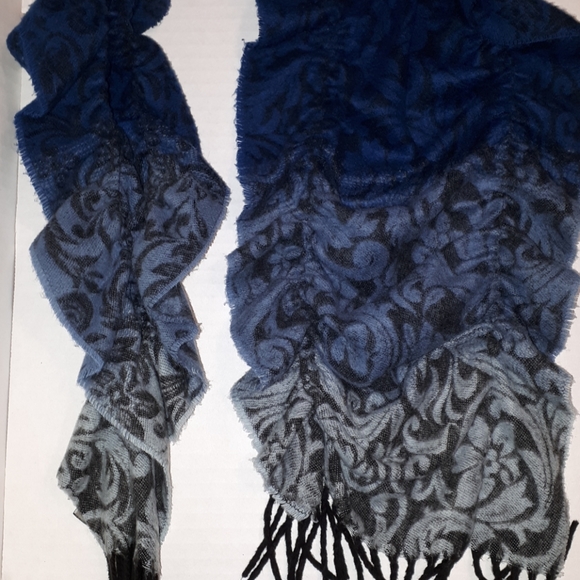 Blue cashmink ruffle scarf - Picture 4 of 6